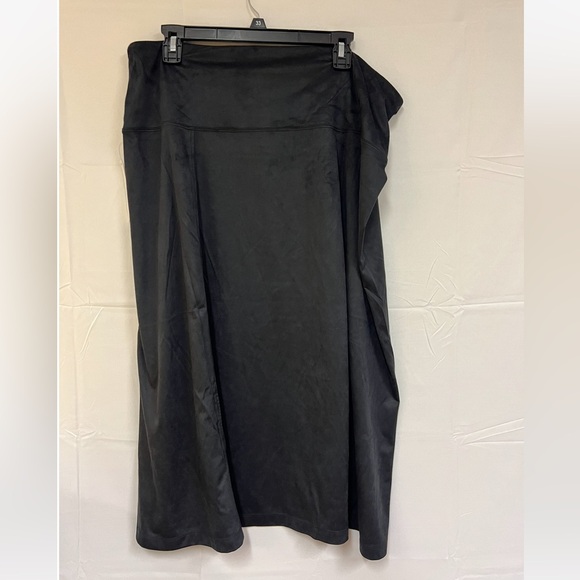 NEW NORTHSTYLE WOMENS SKIRT SIZE: XL